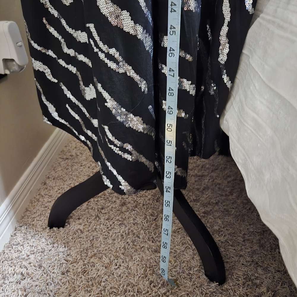 Stylish Black and White Women's Duster With Sequins. NWOT Never Worn! Size L - Picture 5 of 7